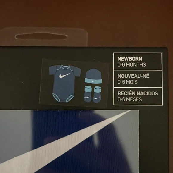 Nike Newborn 3-Piece Set | NWT - Picture 3 of 3